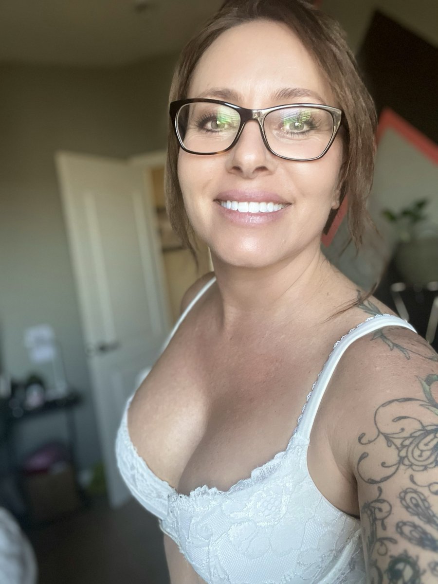 Just your average mom next door! Would you say hi?