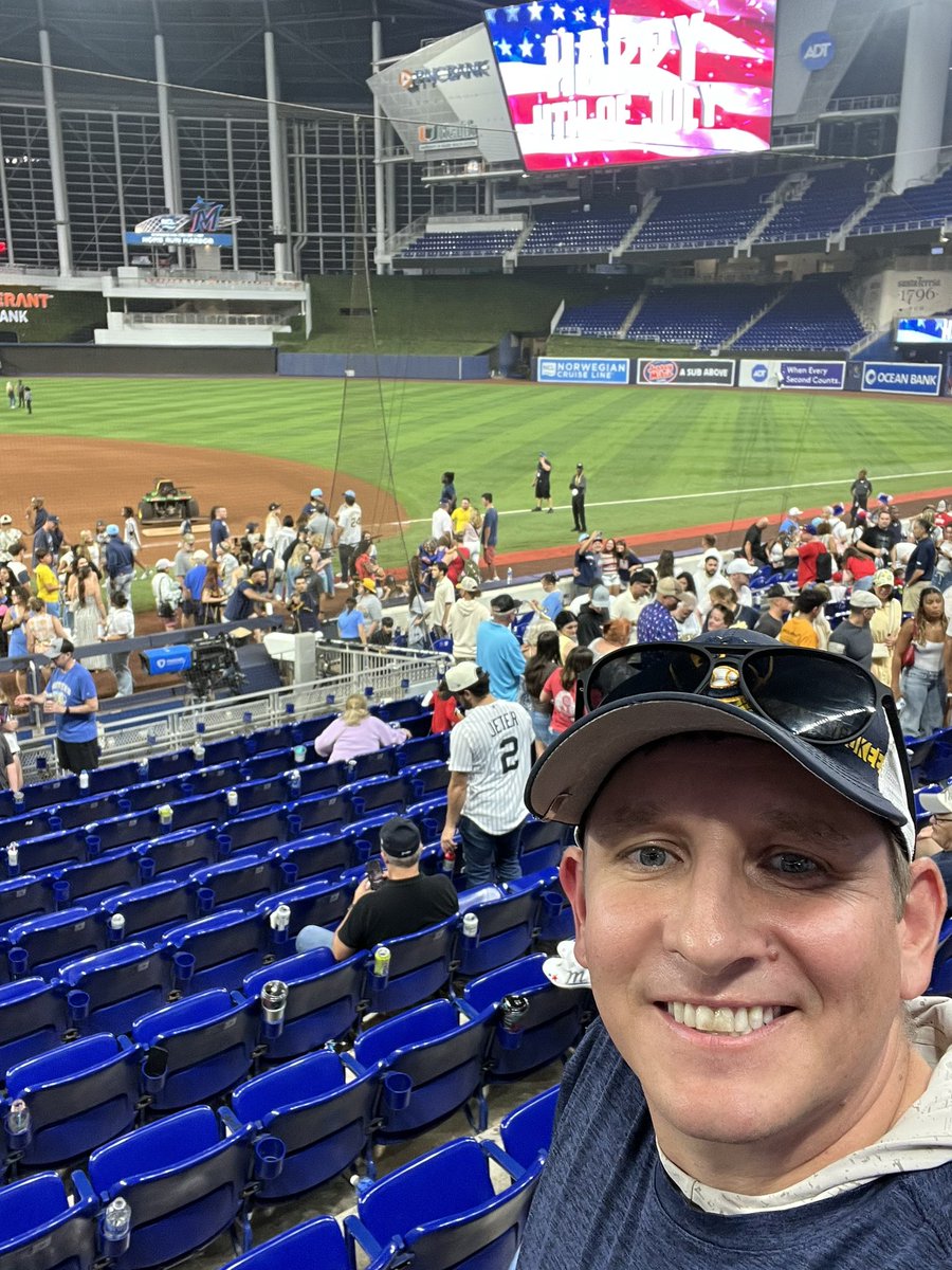 PackerMac215's tweet image. Brewers Win LFG!! Happy 4th yall, be back tomorrow for anotha oneee!! @Brewers