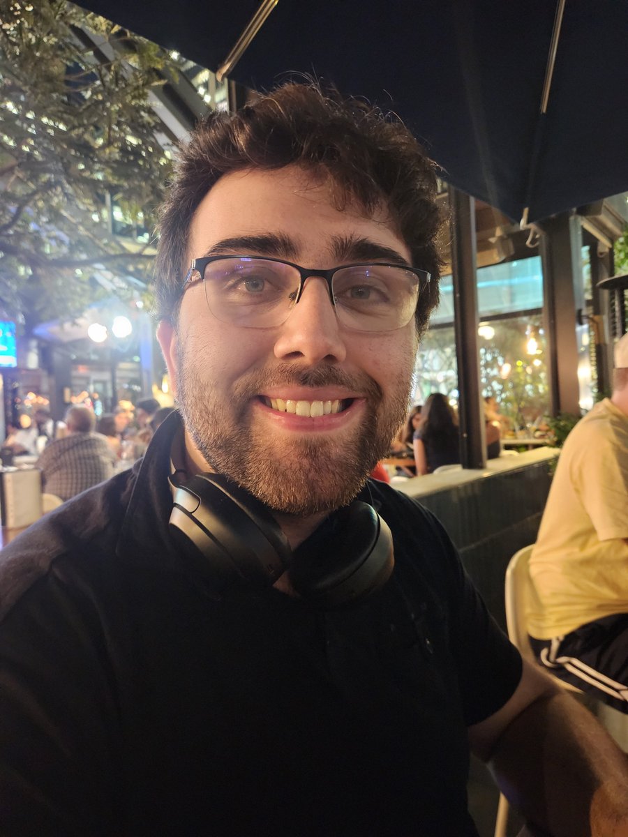 Hey guys it's me! Gamer Kong! I love GOML 8 and COCK
