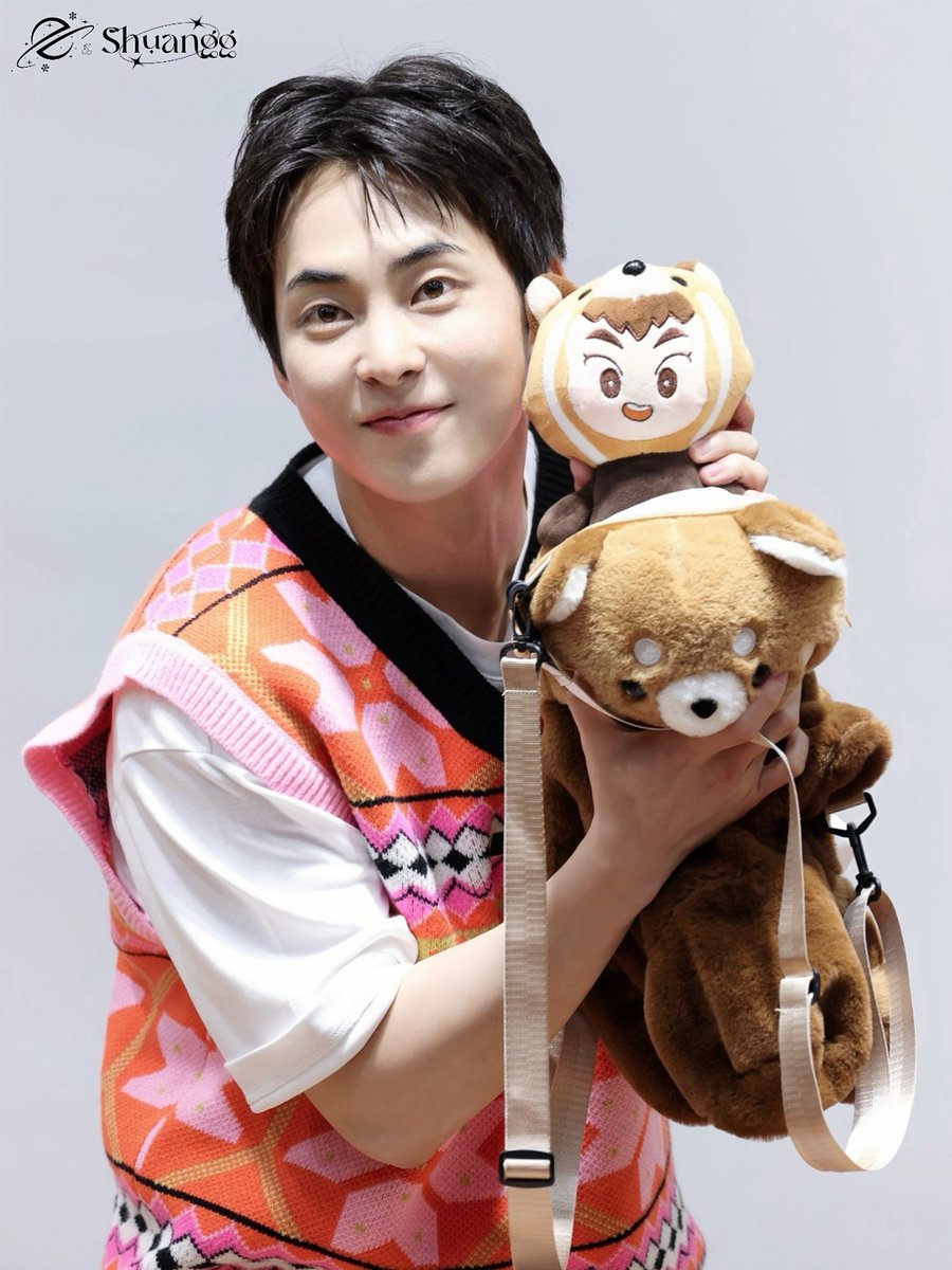 Shuangg1225's tweet photo. #xiumin #김민석 
#시우민 #シウミン
@XIUMIN_INB100 https://t.co/b2VjGKUL4H