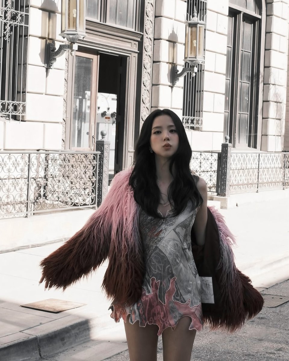 WEternitySleeps's tweet image. ⠀         
       𝖢𝖺𝗇 𝖨 𝗌𝗍𝖺𝗇𝖽 𝗂𝗇 𝗒𝗈𝗎𝗋 𝗅𝗂𝗀𝗁𝗍 𝗃𝗎𝗌𝗍 𝖿𝗈𝗋 𝖺 𝗐𝗁𝗂𝗅𝖾?