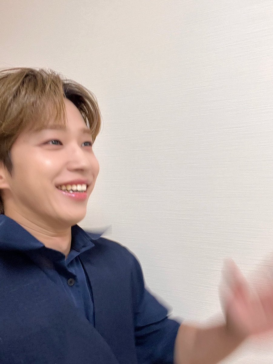NFlyingofficial's tweet photo. 엔피아에게 달려가고 있어🏃
오늘도 재밌게 놀자‼️

#NFlying #엔플라잉 #서동성 #SeoDongSung https://t.co/SfB7yHQkLc