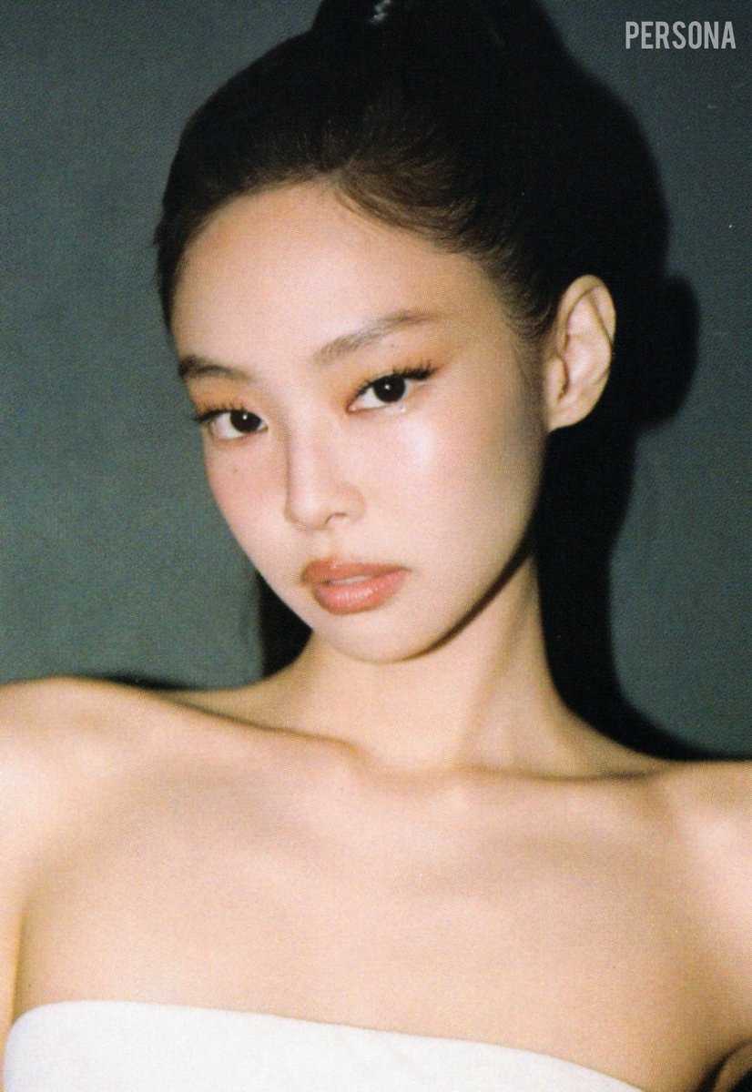 LOOK AT THIS JENNIE DEADLINE PHOTOCARD AHHHHHHHHHH