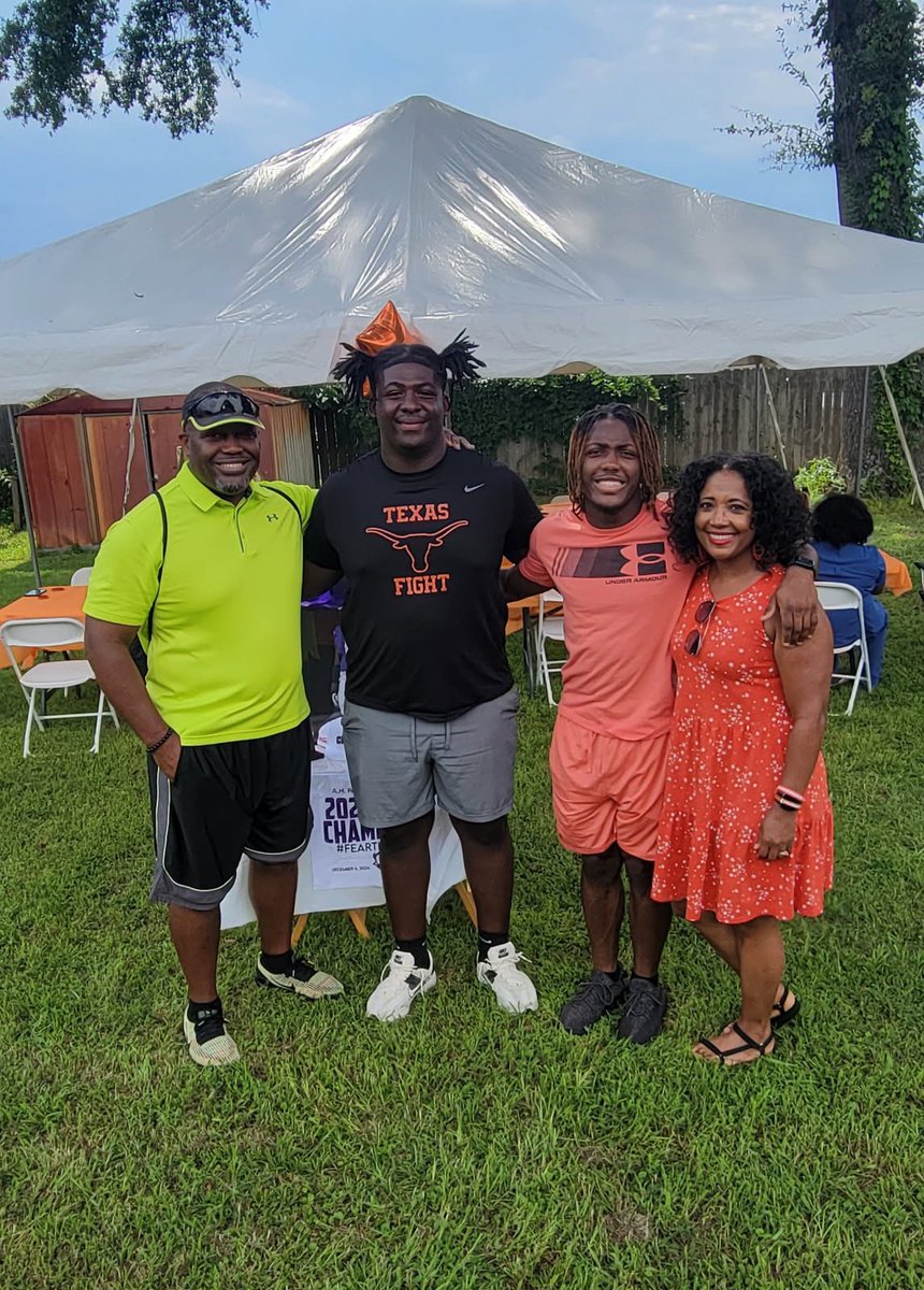 Chancellor “Deuce Deuce” Sparks (@chancesparks22) on Twitter photo <a href="/HallTechSports1/">Hall-Tech Sports</a> <a href="/AHParkerFootba1/">A.H. Parker Football</a> <a href="/Vodney_Clev/">Vodney Cleveland</a> <a href="/TexasFootball/">Texas Football</a> <a href="/VodneyC/">Vodney Cleveland Sr.</a> <a href="/CoachL__/">Coach L</a> <a href="/ScoutFball/">Larry Rudolph</a> <a href="/SouthernCharmSp/">Southern Charm Sports</a> <a href="/BHoward_11/">Brandon Howard</a> <a href="/CM_gridiron/">CM Gridiron</a> <a href="/najehwilk/">Najeh Wilkins</a> <a href="/baconnetworkllc/">Bacon Network</a> <a href="/BigMwjohnson56/">Wayne Johnson</a> <a href="/Andy_Villamarzo/">Andy Villamarzo</a> <a href="/Stan1Houston/">Stan Houston</a> Congratulations Bro!!!! Proud of you #8!!! 🦍 <a href="/HallTechSports1/">Hall-Tech Sports</a> <a href="/AHParkerFootba1/">A.H. Parker Football</a> <a href="/Vodney_Clev/">Vodney Cleveland</a> <a href="/TexasFootball/">Texas Football</a> <a href="/VodneyC/">Vodney Cleveland Sr.</a> <a href="/CoachL__/">Coach L</a> <a href="/ScoutFball/">Larry Rudolph</a> <a href="/SouthernCharmSp/">Southern Charm Sports</a> <a href="/BHoward_11/">Brandon Howard</a> <a href="/CM_gridiron/">CM Gridiron</a> <a href="/najehwilk/">Najeh Wilkins</a> <a href="/baconnetworkllc/">Bacon Network</a> <a href="/BigMwjohnson56/">Wayne Johnson</a> <a href="/Andy_Villamarzo/">Andy Villamarzo</a> <a href="/Stan1Houston/">Stan Houston</a> Congratulations Bro!!!! Proud of you #8!!! 🦍