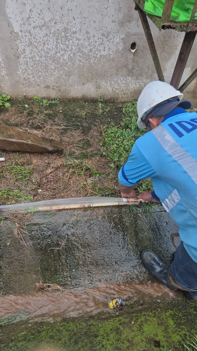 📍Panamá Oeste: 📢Personal de la subgerencia de Arraiján atendió incidencia en tubería de 2" con tubo de 1/2" en calle 2da. Altos de Valle del Sol, corregimiento cabecera. 🧑‍🔧

Respuesta oportuna al reporte No. 2025-206558 que ayuda a la eficacia en el suministro de agua. 🚰