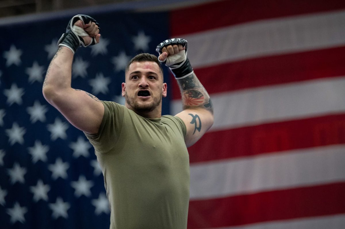 USARPAC's tweet image. It’s time for the @u.s.armypacific #PhotoOfTheWeek.

Which photo is gonna take the most votes, #Combatives from @11thAirborneDiv or #Assault from @25thID.

Vote below!

#BeAllYouCanBe