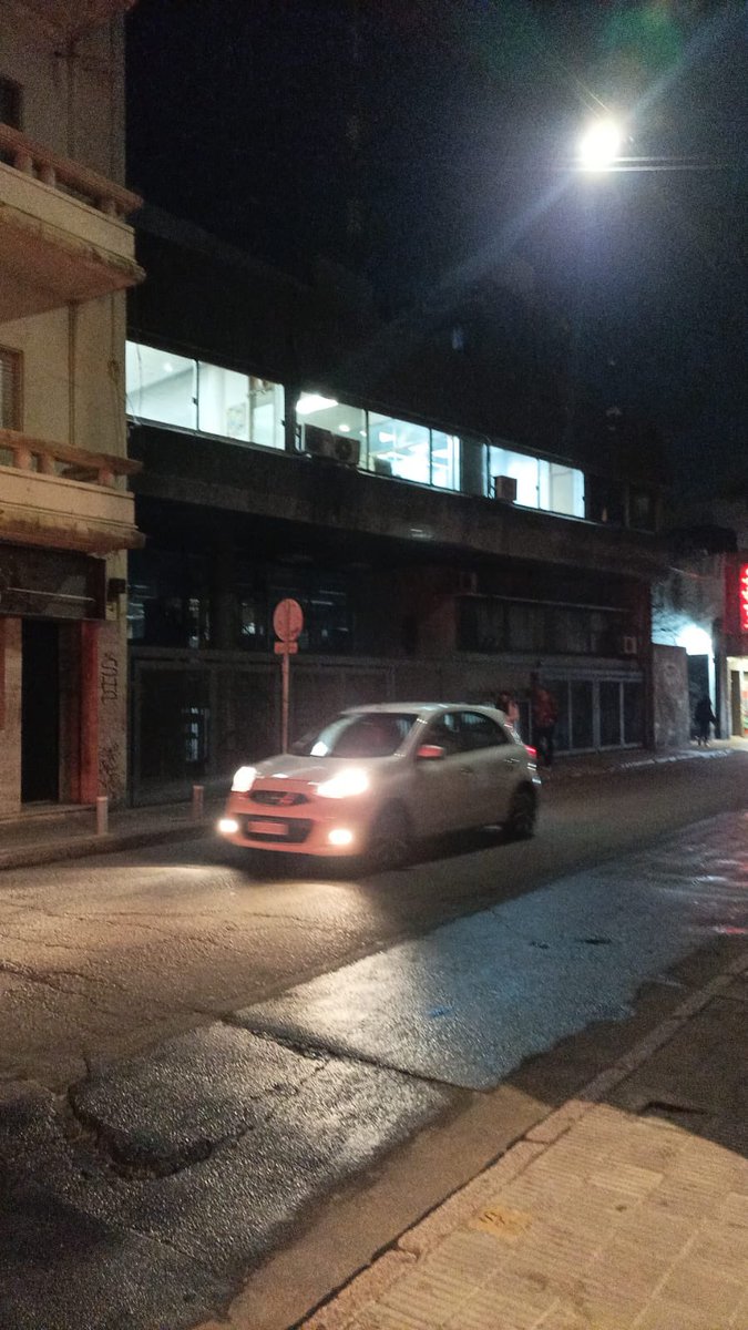 “Tenfield tenía hasta las 19:00 para presentar oferta por los derechos 📺💰.

La AUF cerró antes… por un ‘problema eléctrico’ ⚡️. Justo hoy. En planta baja. Sin luz, sin oferta, sin pruebas. 

Pero tranquilos, fue pura coincidencia… ¿No? 🤷🏻‍♂️🔌🕯️

#AUF #Tenfield #DerechosDeTV