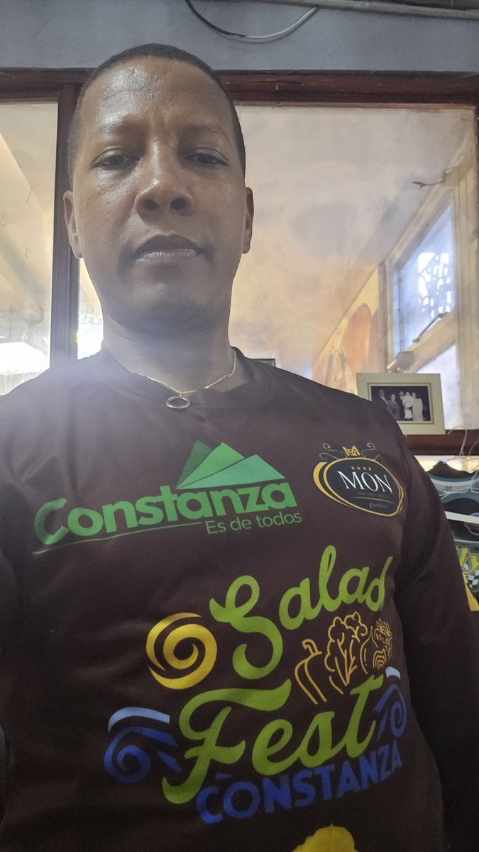 De las cosas más difícil que hemos encontrado en vida es tratar de complacer a todos. Pero gracias a mi compadre Miguel A. Jimenez Cruz, aprendimos a decir NO. 
"El camino al éxito no se encaunetra fácil, pero al fracaso es tratar de complacer a otros en contra de tu voluntad"