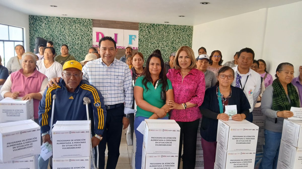 DIF_Tepeaca's tweet photo. Misión cumplida!✨

📦 Entregar una despensa es entregar una muestra de amor por nuestra gente, y en esta jornada tuvimos el honor de hacerlo en la cabecera municipal donde muchas familias se dieron cita para recibir su apoyo.

#ServirConAmor
#AyudarConElCorazón https://t.co/rieFzGchnw