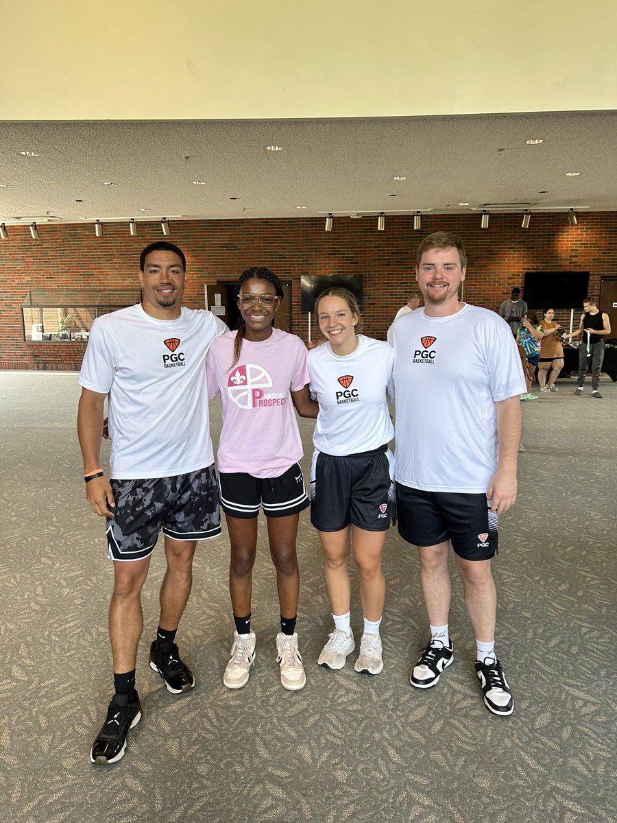 Ava_h2030's tweet photo. Finished up a life changing week at Playmaker College. Learning to be about something bigger than myself has and will transform my thinking both on and off the court. Thanks Coach DK!
@PGCbasketball
#Schape #GoldStandard #UltimateChamp #Playmaker https://t.co/mnTB0KmGYg