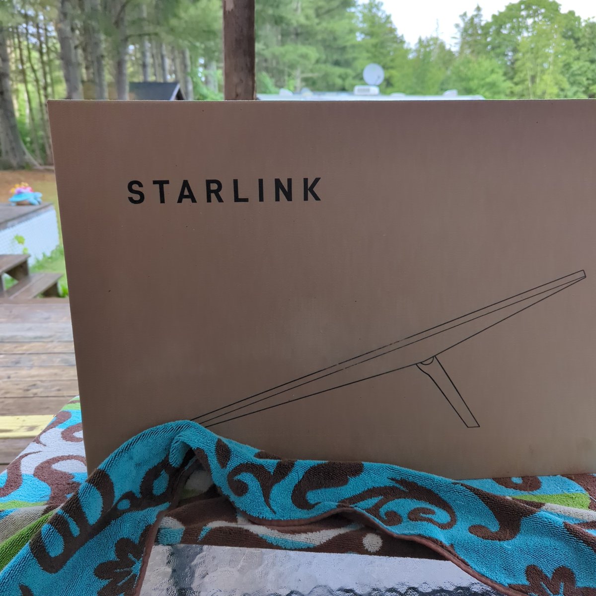 NickTobinNotes's tweet photo. Convinced the family to give @starlink a try for our camp. Time to set it up and see if it matches the hype 😁 https://t.co/7ypCyjc6Vz