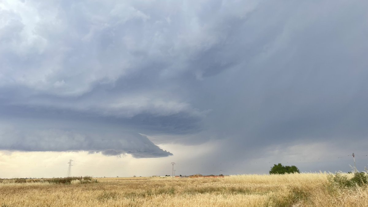 Tarde de tormenta. #villasandino 
#odrapisuerga #burgosenelmundo 

<a href="/aquilatierratve/">Aquí la Tierra</a> <a href="/TiempoCyLTV/">El Tiempo en CyL</a> <a href="/tiempobrasero/">Tutiempo</a> <a href="/Burgosenelmundo/">Burgos en el mundo</a> <a href="/ElTiempo_tve/">El Tiempo en TVE</a> <a href="/lasextameteo/">La Sexta Meteo</a> <a href="/SurcosCyLTV/">Surcos CyL</a>