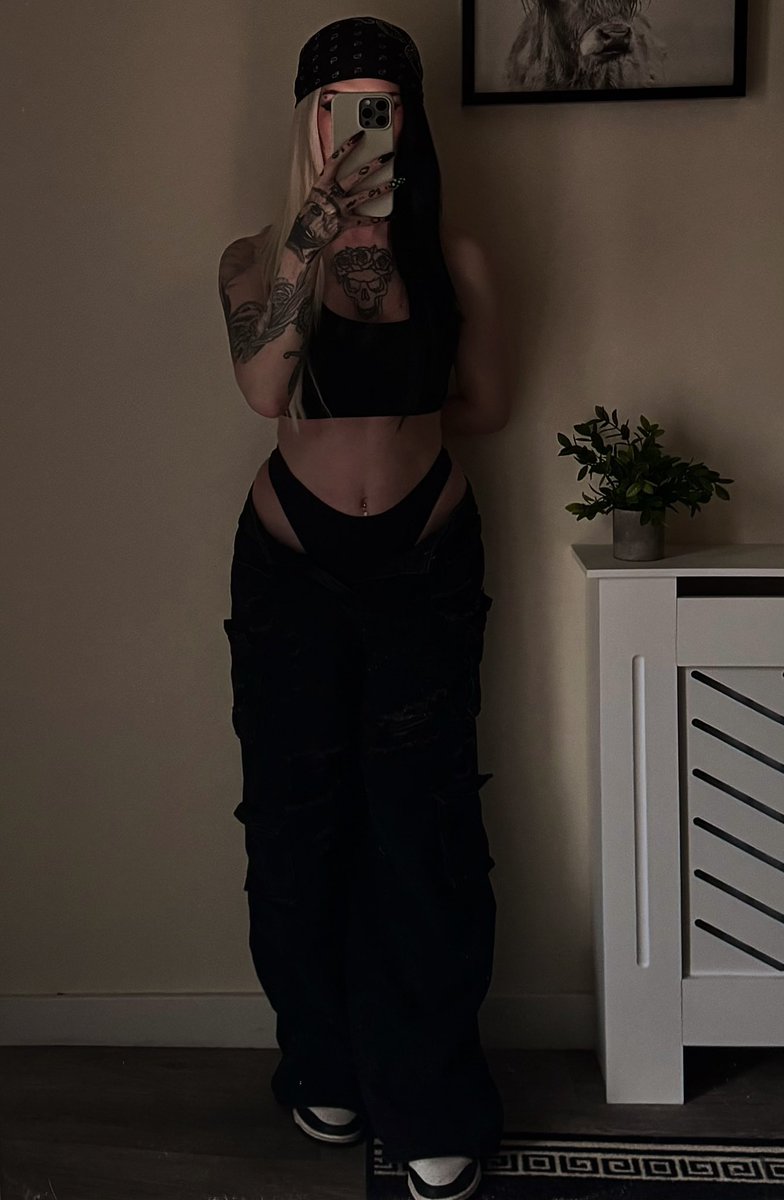 haylsucks's tweet image. 🖤