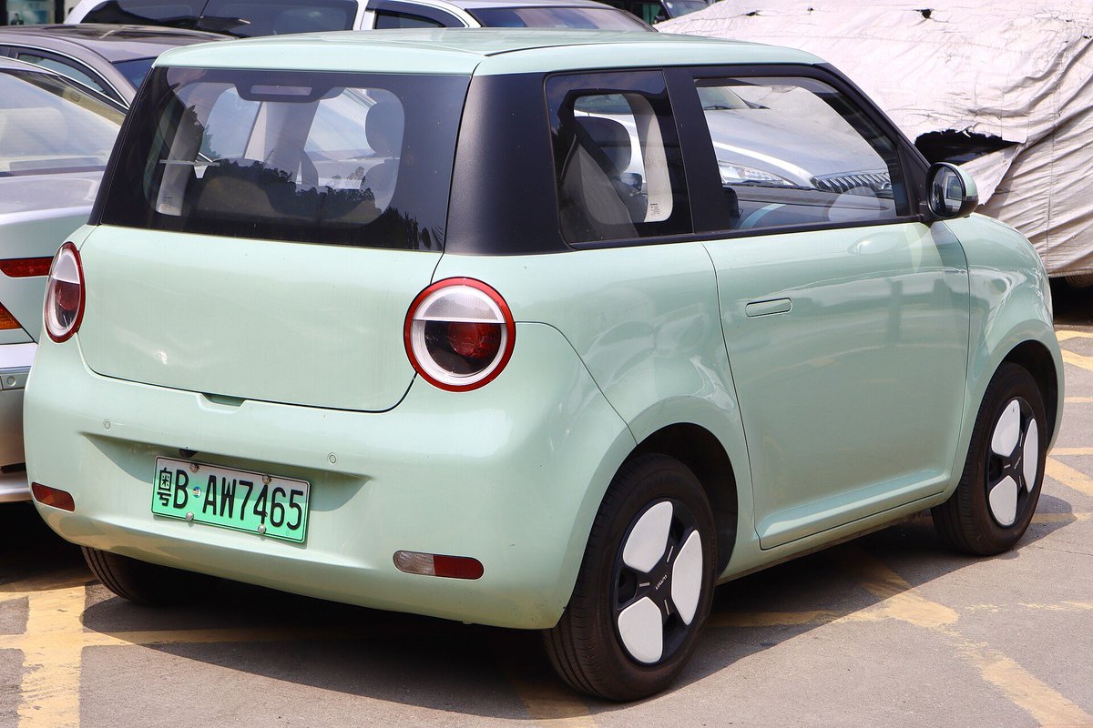 Adrian Clipmann (@firelineclips) on Twitter photo why is this car so bratty why is this car so bratty
