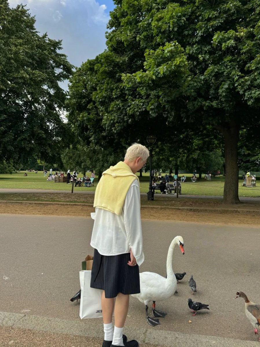 maya334586's tweet photo. Cozy walk in London☕️ https://t.co/SoVSJuJ38R