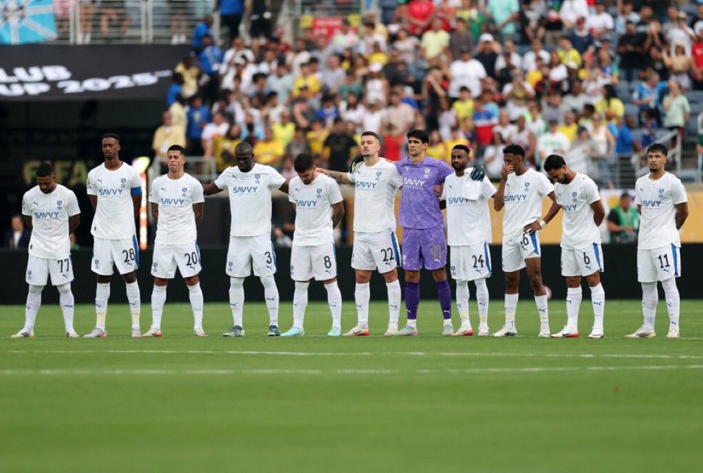 مقحم بن سلطان🇸🇦 (@mds_077) on Twitter photo الهلال كان أفضل ولكن هذا حال كرة القدم.
قدم مستوى عالمي مثلنا وجملنا، بمستوى رائع ومشرف، وكان محل فخر واعتزاز للرياضة السعودية.
فخورين بكم يا زعماء 🇸🇦❤️
#الهلال_فلومينينسي الهلال كان أفضل ولكن هذا حال كرة القدم.
قدم مستوى عالمي مثلنا وجملنا، بمستوى رائع ومشرف، وكان محل فخر واعتزاز للرياضة السعودية.
فخورين بكم يا زعماء 🇸🇦❤️
#الهلال_فلومينينسي