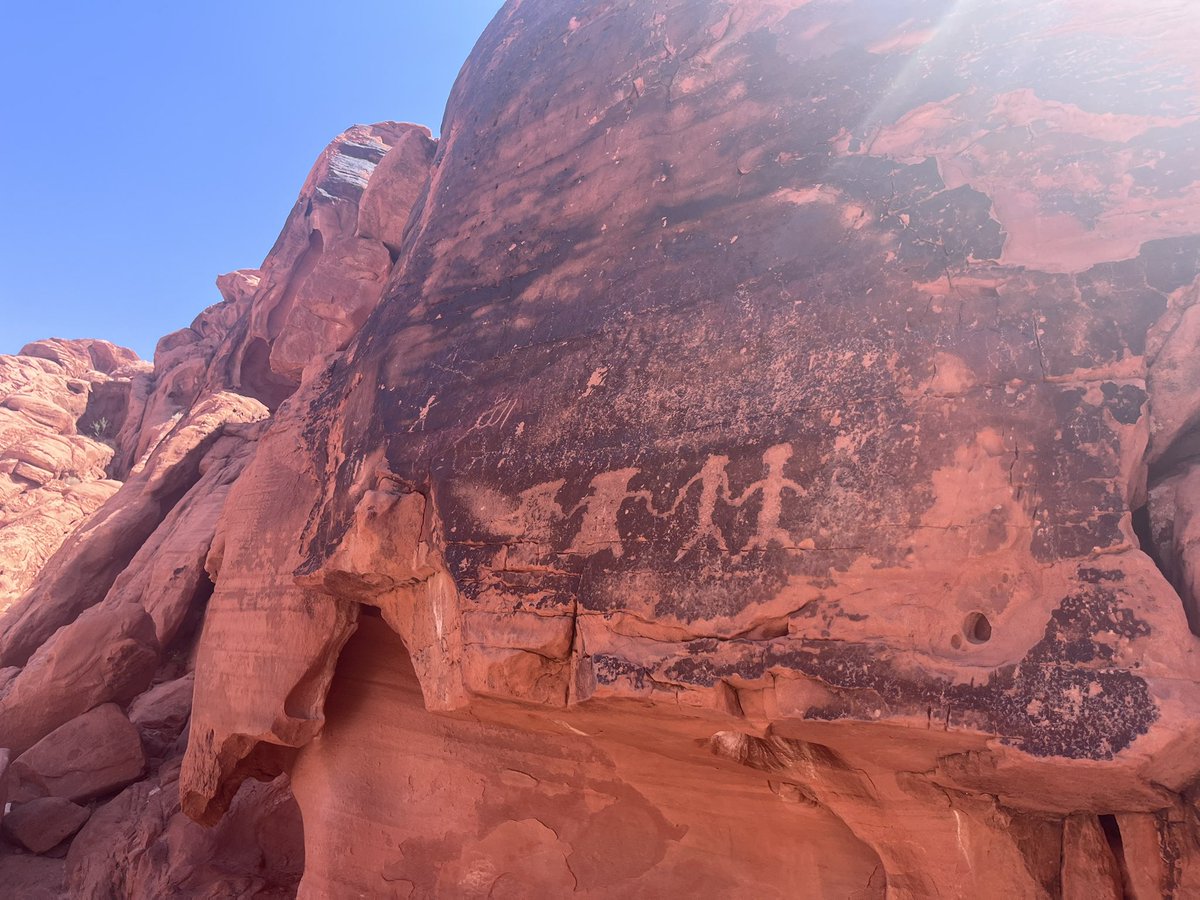 wm_robinson's tweet photo. Valley of Fire State Park did not disappoint. The red rocks and formations were beautiful and unique. We were also able to see some petroglyph’s #RoadTrip2025 #GoSeeStuff https://t.co/zxSr0zoSuL