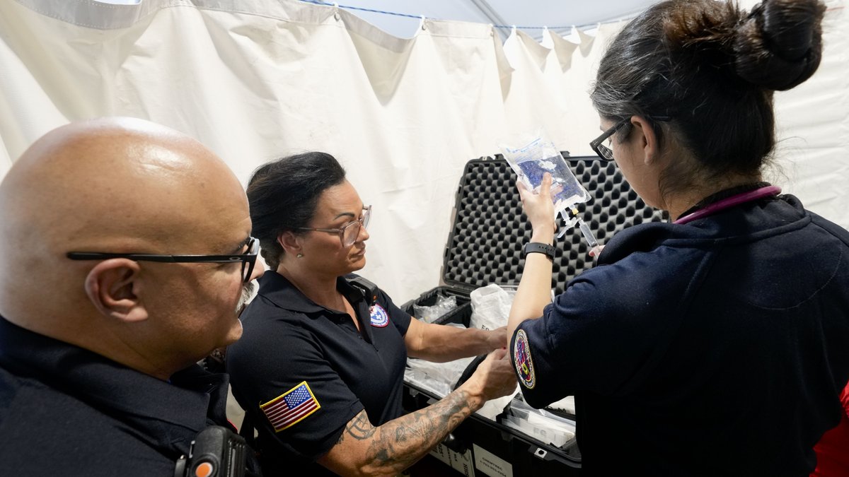ASPRgov's tweet image. ASPR wishes everyone a safe and healthy #July4th! Responders with the National Disaster Medical System are working behind-the-scenes in DC, standing ready to provide medical care or first aid at medical aid stations in the area on #IndependenceDay.