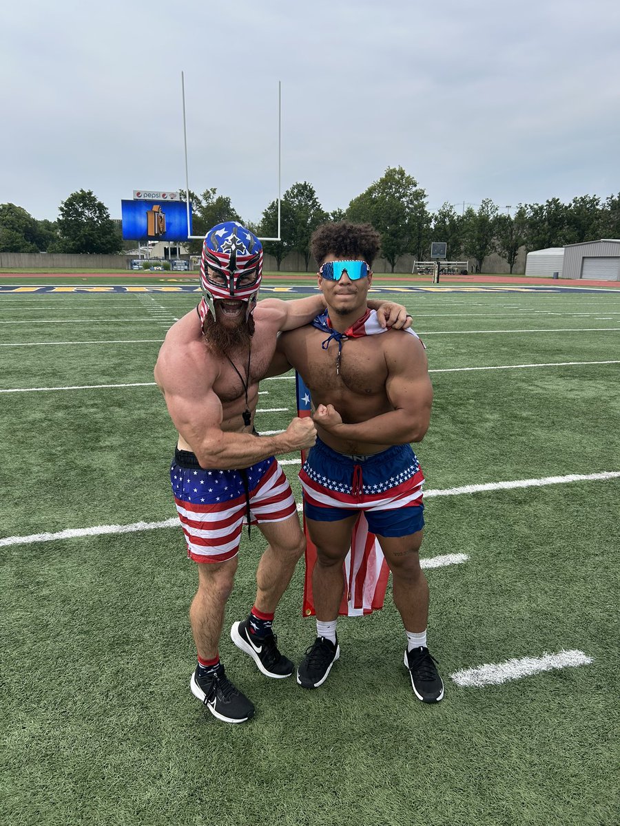 CoryJSullivan's tweet image. Everyone pictured did 1776 reps for the greatest country on earth! 🦅💪🇺🇸😤 @WrightJody