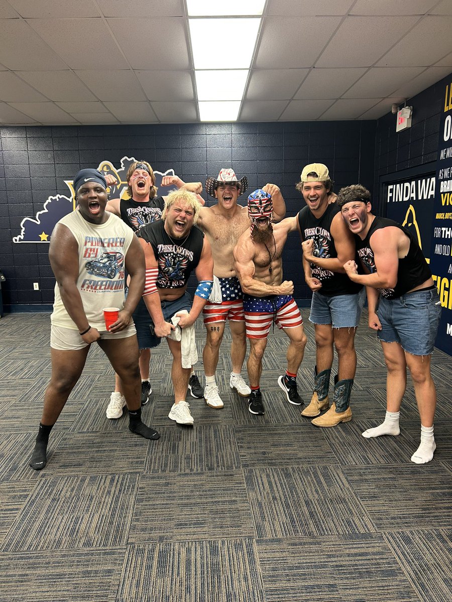 CoryJSullivan's tweet image. Everyone pictured did 1776 reps for the greatest country on earth! 🦅💪🇺🇸😤 @WrightJody