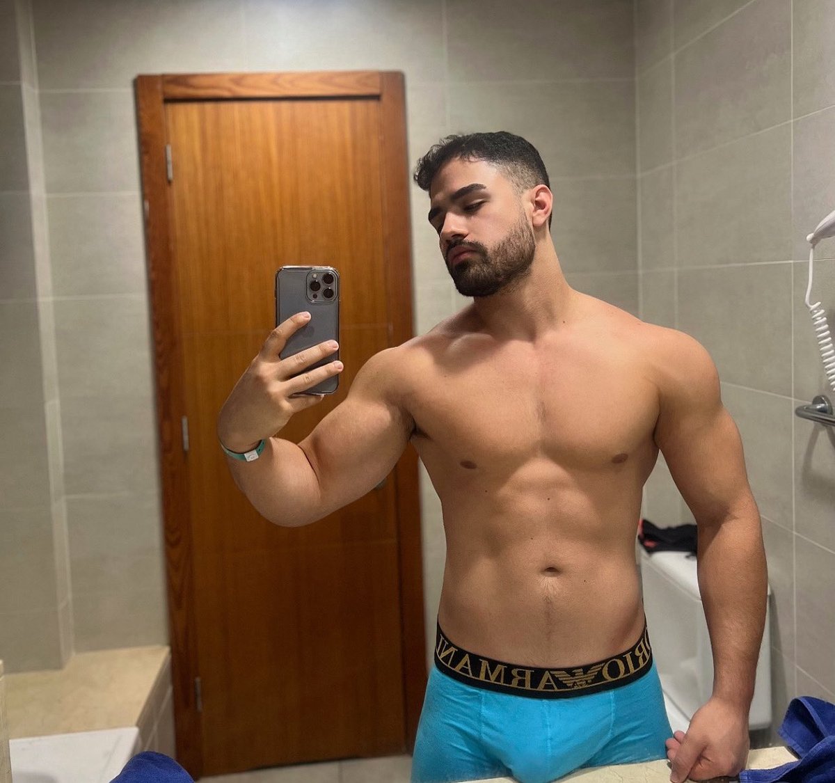 onlyfans.com/boyhot89k