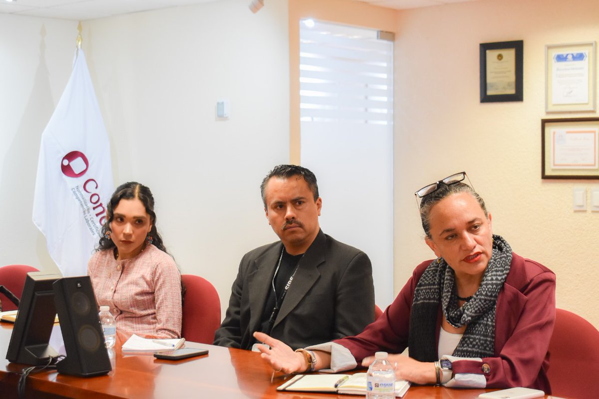 comar_sg's tweet photo. La titular de la #COMAR  participó en una mesa de trabajo con directivos de @ConocerMx para impulsar herramientas de certificación de competencias laborales y abrir nuevas oportunidades de inserción laboral para la población refugiada y con necesidades de prot. internacional https://t.co/SO8ng8GryC