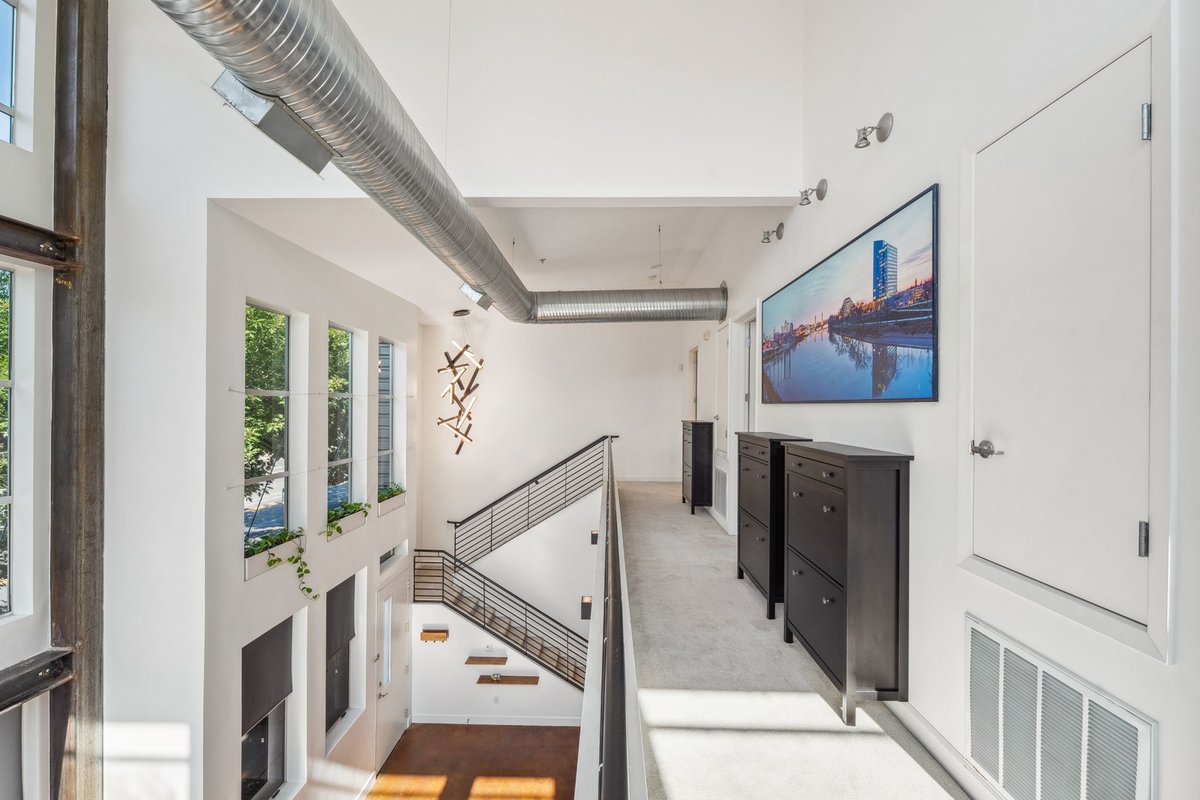aimcoleman's tweet photo. 📉 Price Reduced!
🏙️ Urban loft at 300 C St, West Sacramento
2BR | 1.5BA | 1,717 Sq Ft | Zoned Live/Work
🧱 Concrete floors, exposed beams, huge windows
🎇 Watch Kings game fireworks from your window
👣 Walk to Golden 1, Sutter Field, Amtrak &amp; more!
#WestSac #LoftLiving #homes https://t.co/EKxpMDdWVN