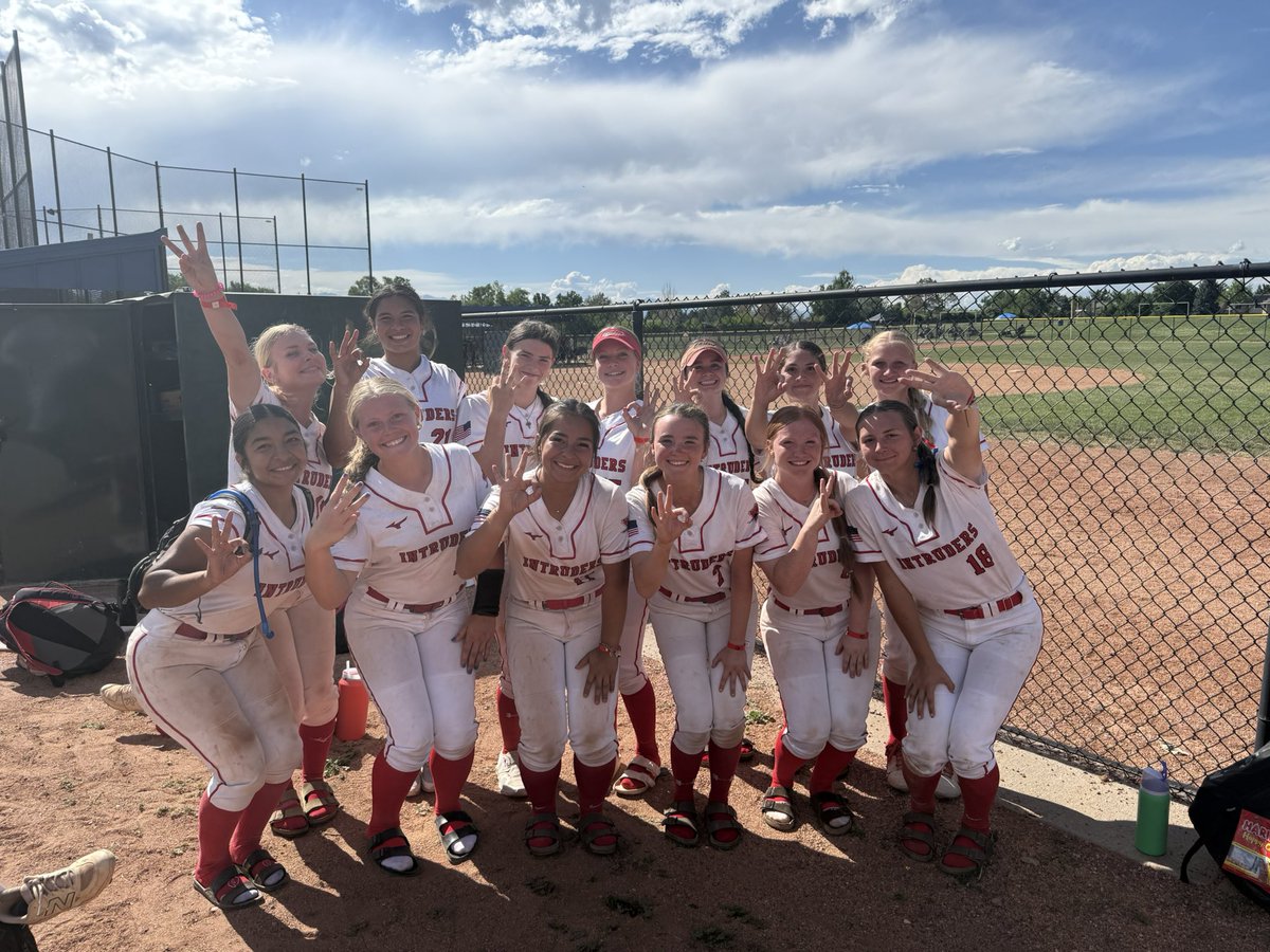 TXIntruders_GLD's tweet photo. 3-0 on the day after Gold swept their games on Friday. They are going into Saturday in the winners bracket after a 9-6 win!

They will play at 2:00 PM tomorrow at Northwest Open Space C vs. Corona Angels Zavala 18U! (2100 W 112th Ave
Northglenn, CO 80233) https://t.co/ZkNwKPqcBq