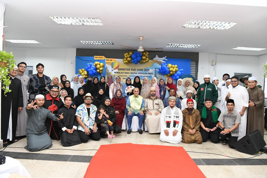 MohdShukriYajid's tweet photo. Delightful evening!  Attended the Teacher's Day celebration, organised by the students at @sbiyayasanmsu.  Teachers ignite the students' passion for learning and lead them through a journey of success &amp; excellence. Keep going strong together. @MSUmalaysia @YayasanMSU https://t.co/xp5IRu0Bzp
