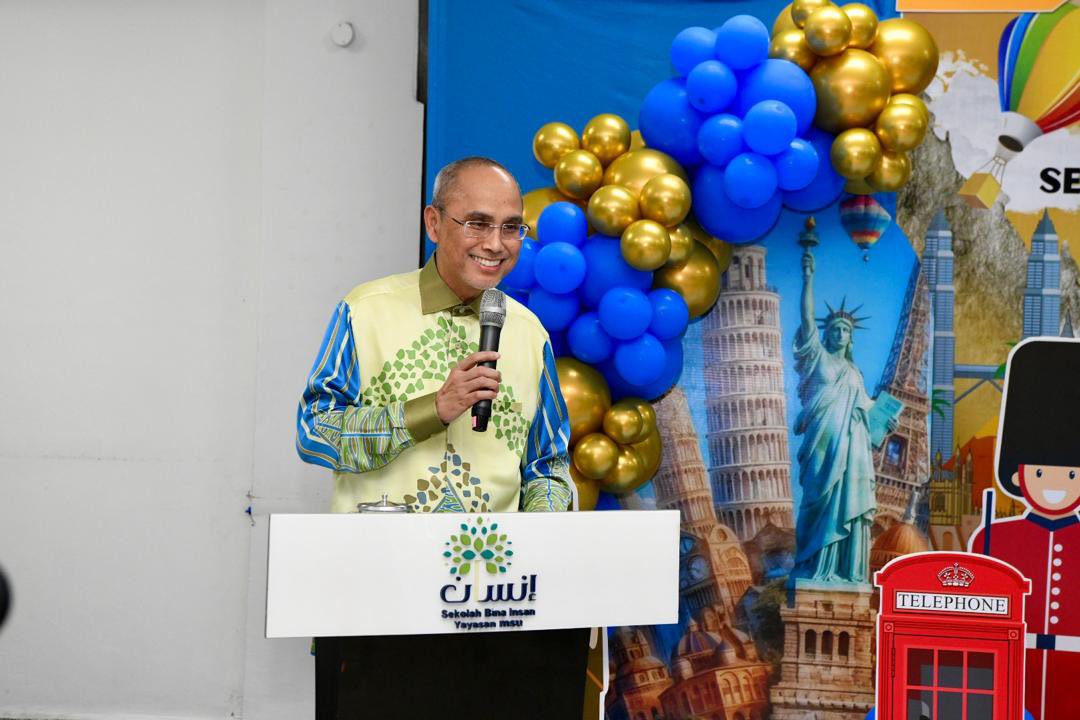 MohdShukriYajid's tweet photo. Delightful evening!  Attended the Teacher's Day celebration, organised by the students at @sbiyayasanmsu.  Teachers ignite the students' passion for learning and lead them through a journey of success &amp; excellence. Keep going strong together. @MSUmalaysia @YayasanMSU https://t.co/xp5IRu0Bzp