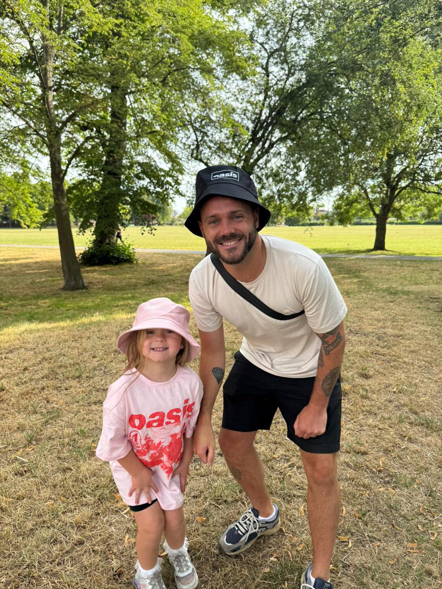 Skeates10's tweet photo. What a band, huuuuge day out 😮‍💨 https://t.co/QjoCMFOo3w