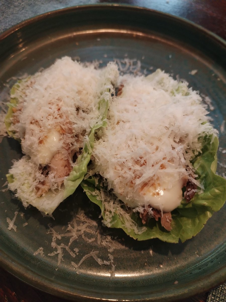 Uno de los secretos mejor guardados de Madriz es <a href="/TreZerestaurant/">TrezeRestaurante&Bar</a>

Y la barra es un lugar estupendo para disfrutar.

El saam de faisán es un pequeño gran bocado, siempre torreznos y muy buen sabor de los chicharrones.

En la copa, vaya albillo real que nos marcamos en Madrid!!