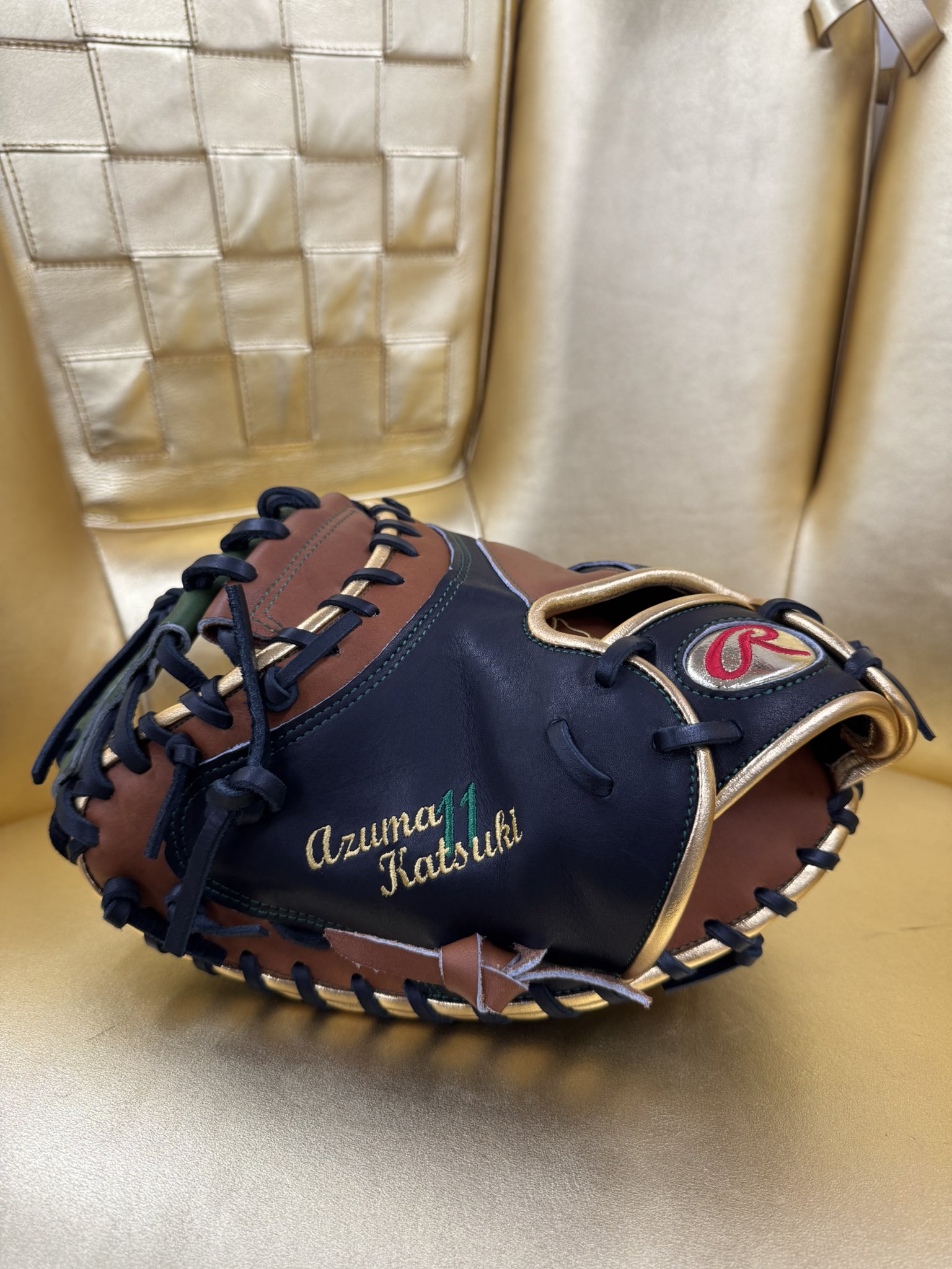 野球 キャッチャーミット 横浜DeNAベイスターズ HATAKEYAMA | ⚾️球春到来⚾️ 2025年プロ野球 12球団が