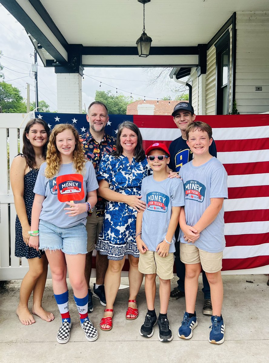 BrentMoneyTX's tweet image. Happy 249th birthday to the greatest country in the history of the world from my favorite yard in the whole world! Thanks to everyone who came out to celebrate with us!