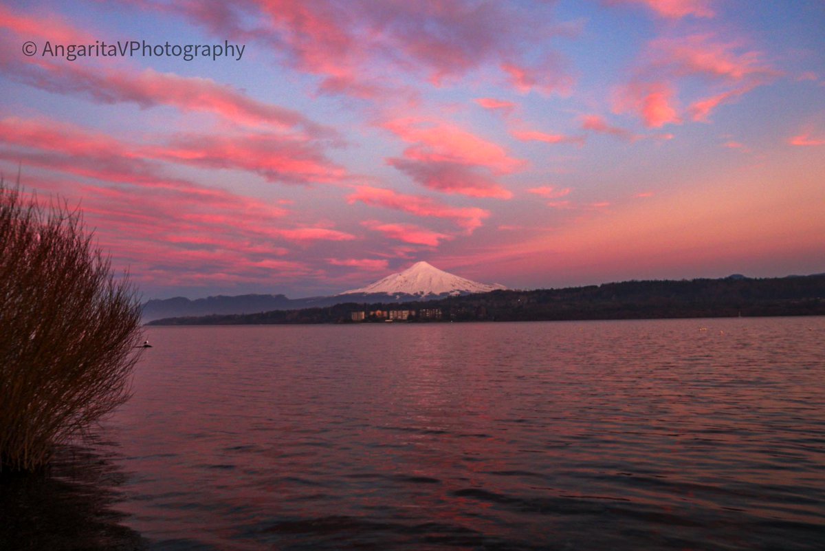 Que tal el atardecer de hoy?  Una maravilla #volcanvillarrica #villarrica