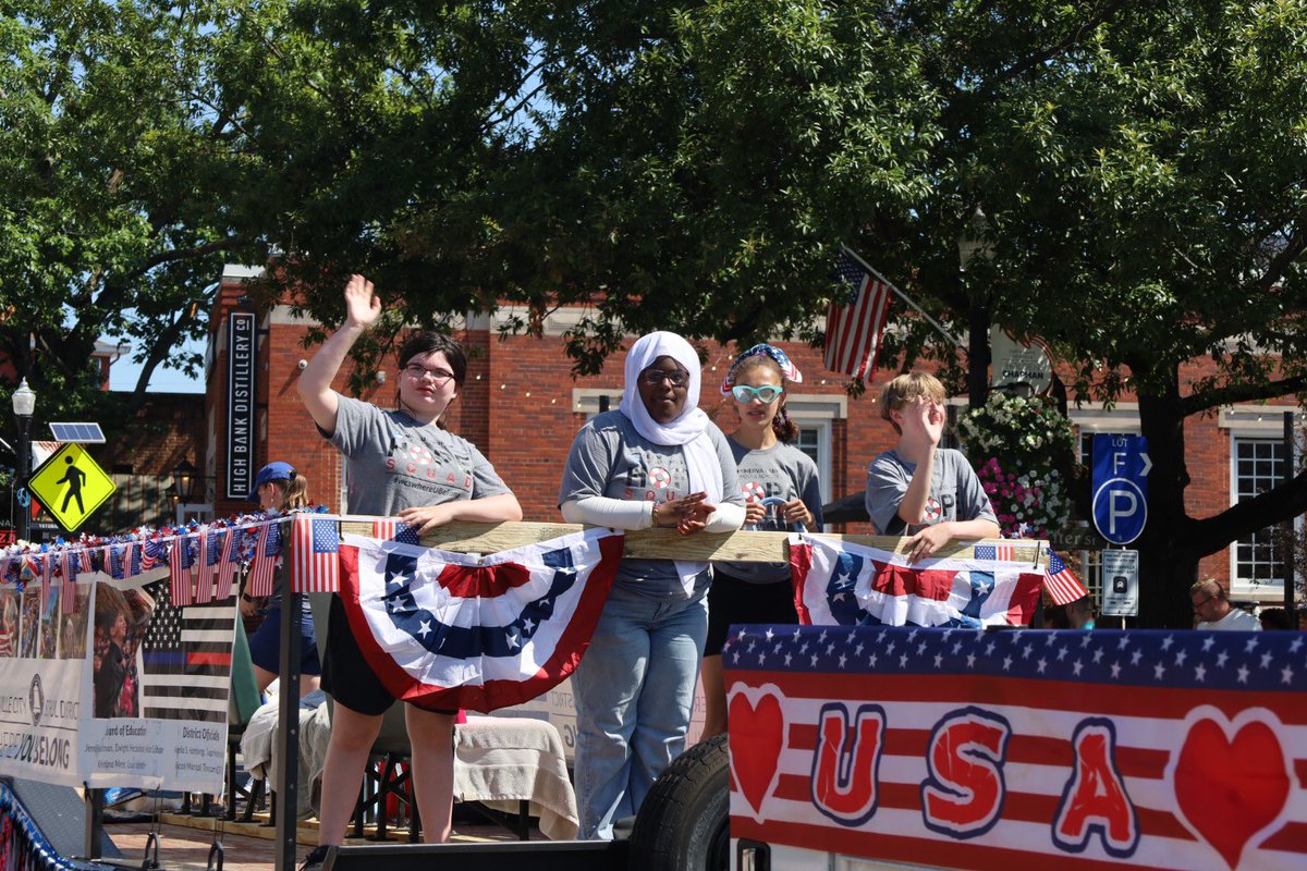 okonagano's tweet photo. Happy Independence Day, America
#IndependenceDay #FourthOfJuly #parade https://t.co/Z9vJ51spd8