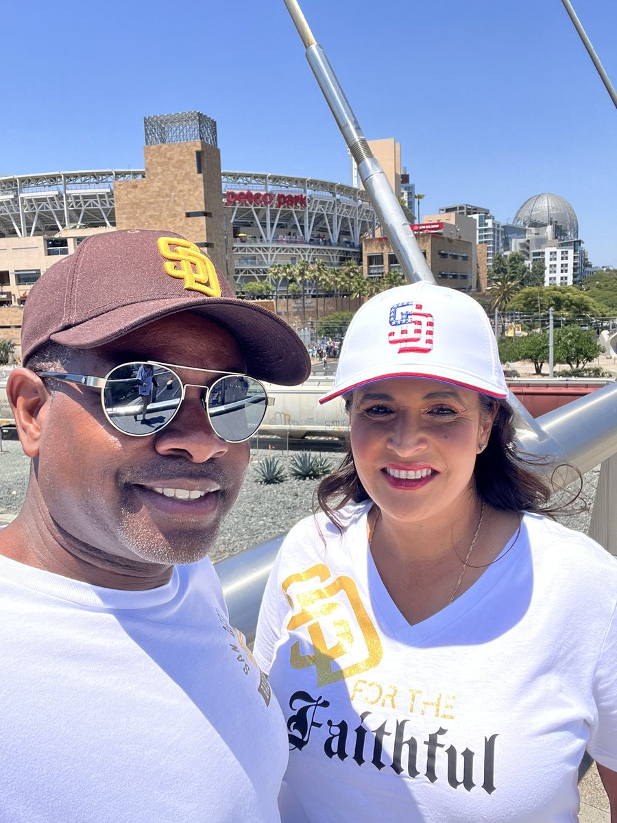 AngieHenryRE's tweet photo. Let’s go Padres!!  @Padres #ForTheFaithful https://t.co/9fAH8CwYXq