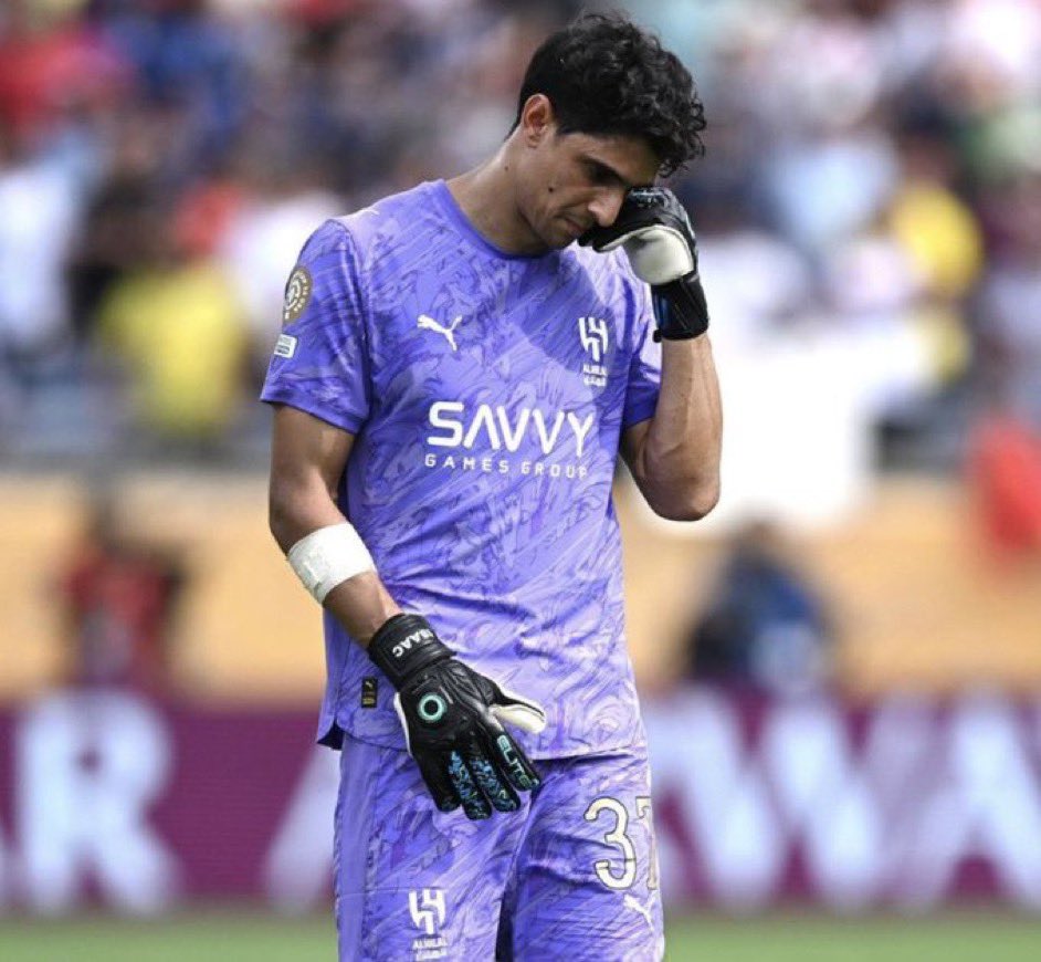 تفداك الف بطولة يا احد اعظم حراس العالم