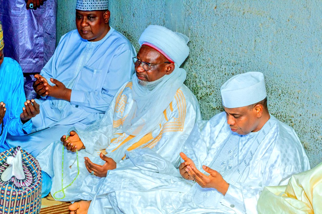 AWTambuwal's tweet image. Earlier today in Sokoto, I visited Bello Galadanci, my longtime personal photographer, to condole with him over the passing of his beloved father, Malam Muhammad Galadanci.
Bello has worked closely with me since my tenure as Governor and has remained a dedicated, hardworking…
