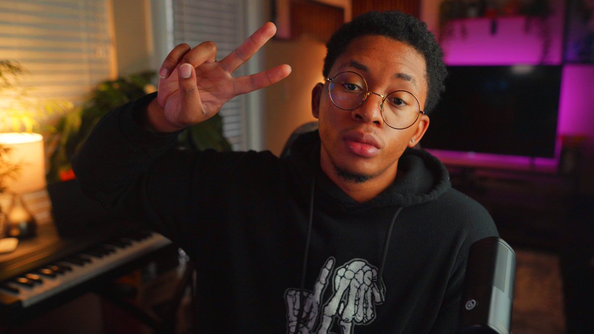i guess i'm live today lol. Peak gaming and PEAK gameplay.

Twitch.tv/ishotou Come say hi