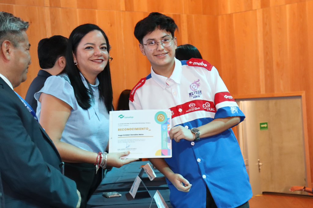 educacionqro's tweet image. ✨ Sus logros reflejan esfuerzo, constancia y mucho corazón.
Muy orgullosos de reconocer a las y los estudiantes de @CONALEPQRO que han destacado como casos de éxito a nivel nacional.
Son inspiración para sus comunidades y orgullo para todo el país.
#CONALEP