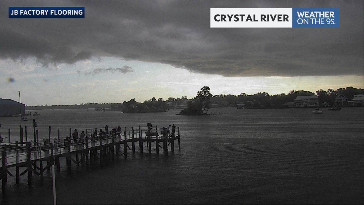 And just like that...the t'storm has moved into Crystal River. Don't wait to take cover when these are approaching...the lightning can strike way outside the storm before the rain arrives. #FLwx