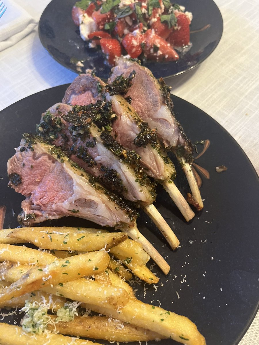 ‘Bout to liberate these meat from these bones.

Rack o’lamb
Strawberry Salad
Garlic-Parmesan Fries

#MFerMeals #TwitterSupperClub