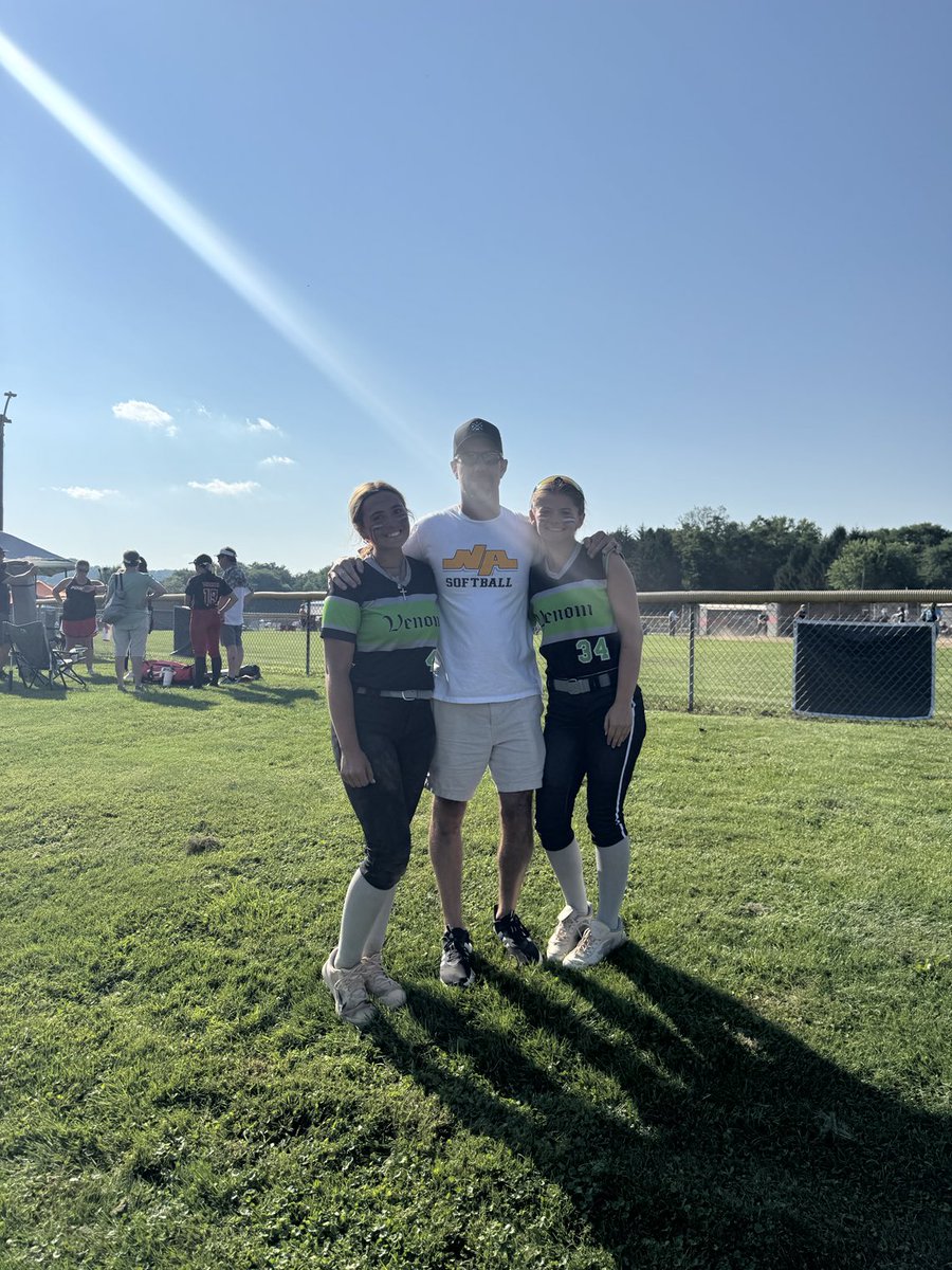 CoachAguglia7's tweet photo. Rd 2 @battleoftheburgh…mia and taylor took on erin, leah and twilia! https://t.co/8lXGOj5v7I