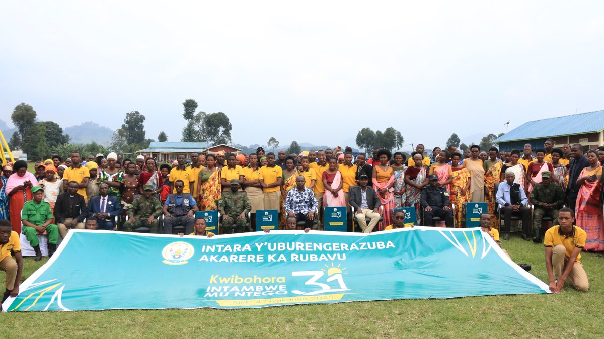 NYC_Rubavu's tweet photo. Mu @RubavuDistrict Urubyiruko rwizihije  #Kwibohora31 bitabira ibiganiro, baremeye INKA ndetse banishyurira Mutuel de Santé ku miryango irenga 35.
Byagizwemo uruhare n'Urubyiruko rwo mu byiciro bitandukanye na ba Rwiyemezamirimo.@RwandaLocalGov @RwandaYouthArts  @RwandaYouth https://t.co/F6AOma4RT8