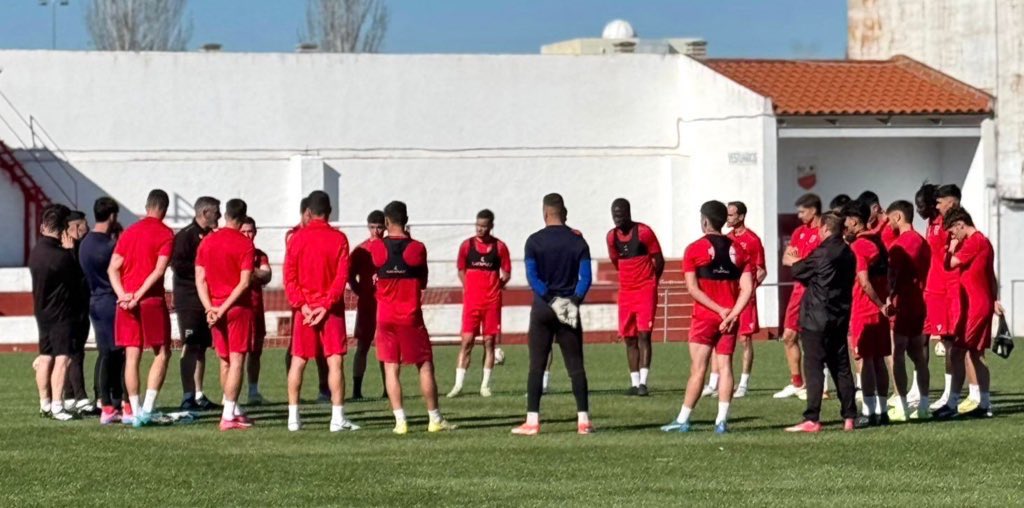 Cuando algo te apasiona te pasas la vida intentando comprenderlo. ❤️⚽️

juangarciaentrenador.com/palmares/