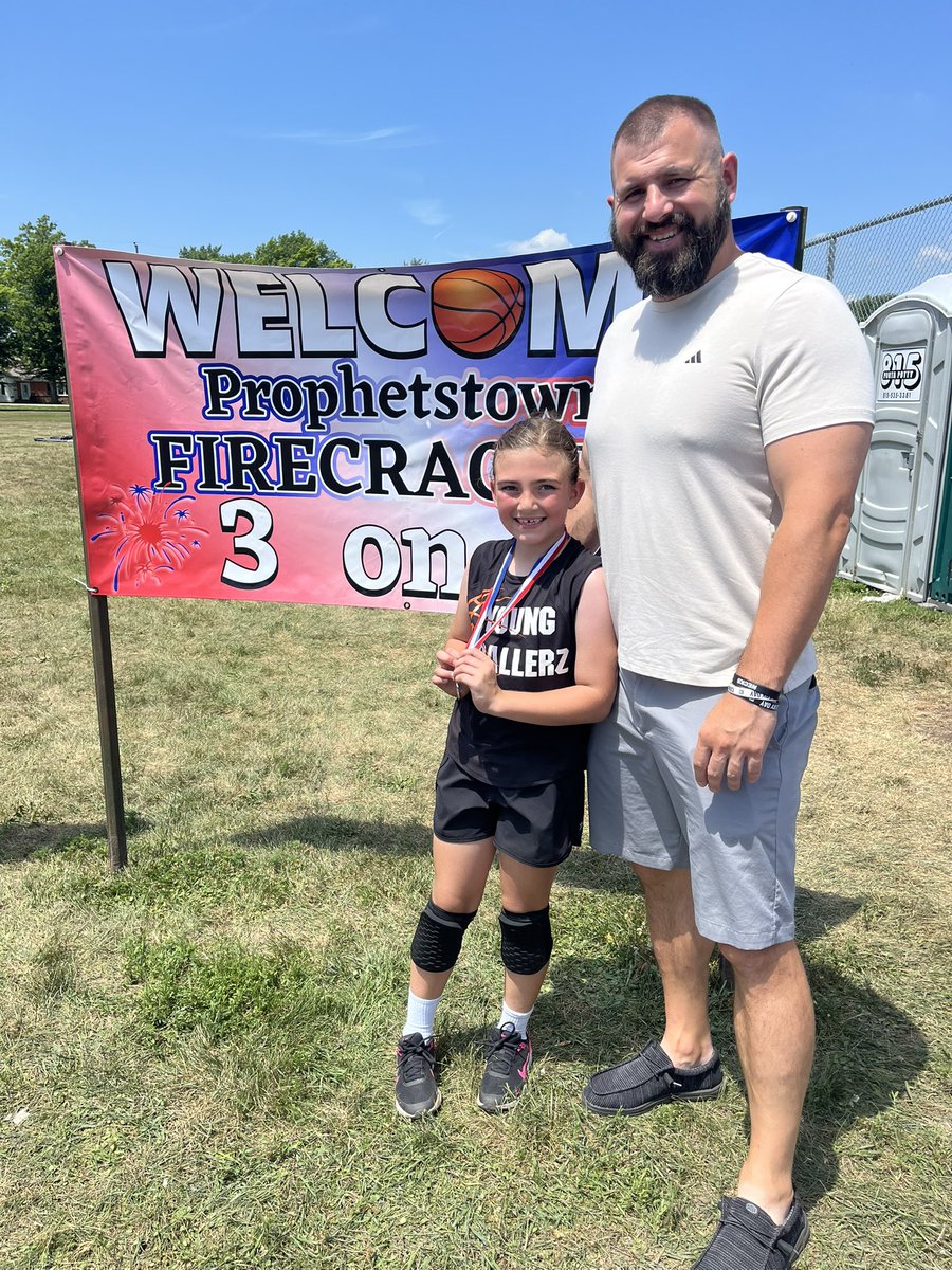 Brandon Kreczmer (@kreczmerwiu) on Twitter photo Happy 4th of July!
Fireworks ๐ and Basketball ๐ Happy 4th of July!
Fireworks ๐ and Basketball ๐