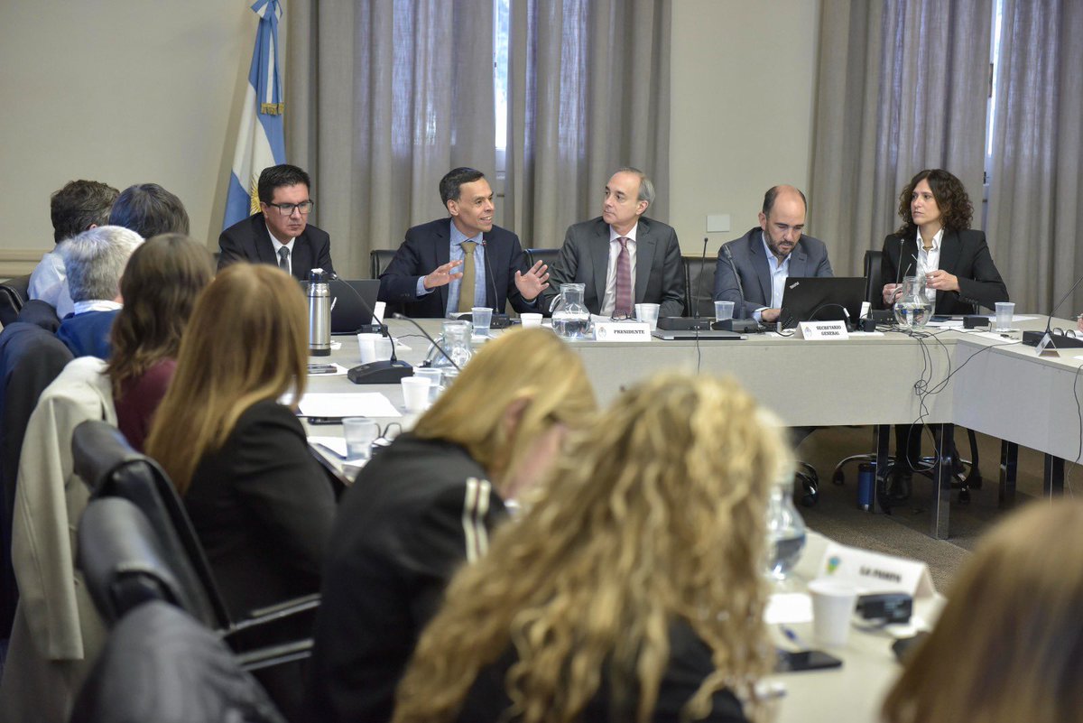 UNESCOSantiago's tweet photo. La #UNESCO, a través del Laboratorio #LLECE, presentó en Argentina 🇦🇷 los resultados del #ERCE Pospandemia, que en 2023 evaluó los aprendizajes y el bienestar de estudiantes de primaria. 

📚 ERCE Pospandemia es una medición clave para acompañar a los países con evidencia 📊 https://t.co/E24ZOBTlr1
