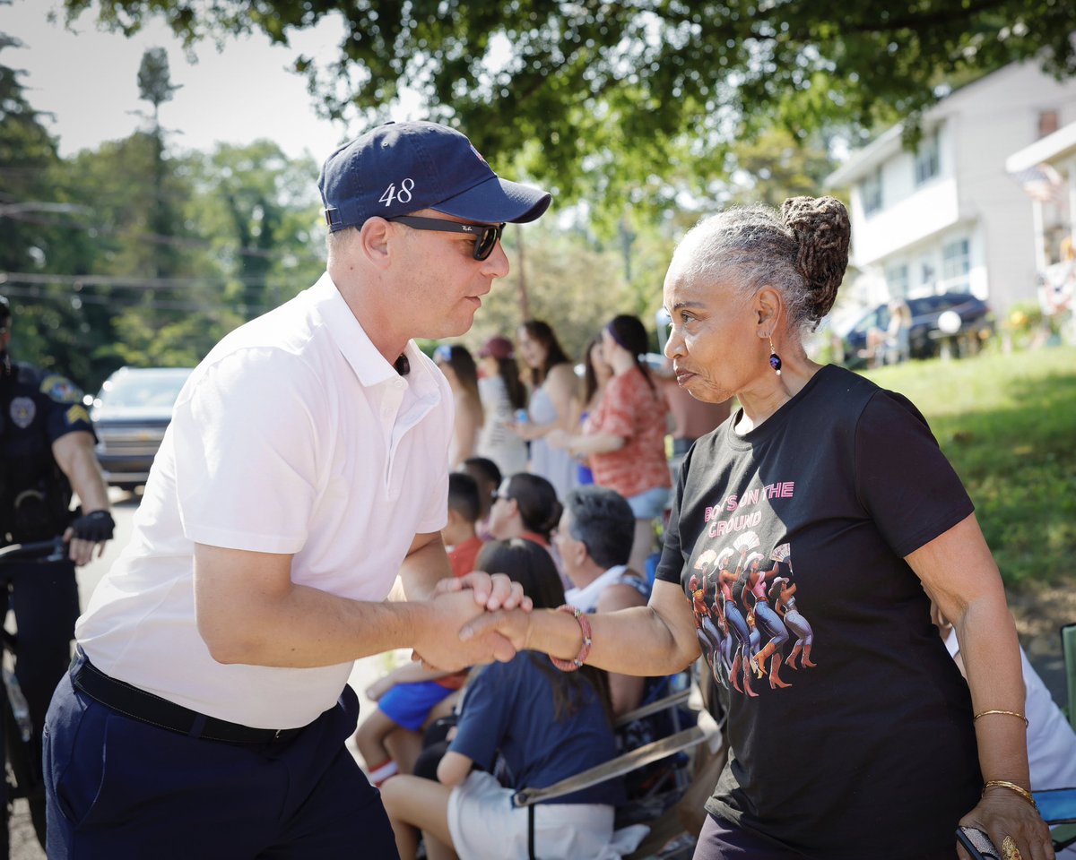 JoshShapiroPA's tweet image. I love the Fourth of July — and the best part is being with your people.
Lori and I hope everyone has a great day with your friends, family, and neighbors. Happy Fourth 🇺🇸