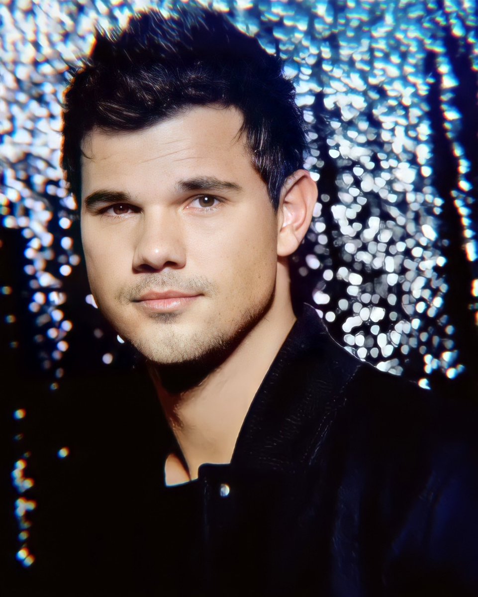 Taylor Lautner Brasil tweet media